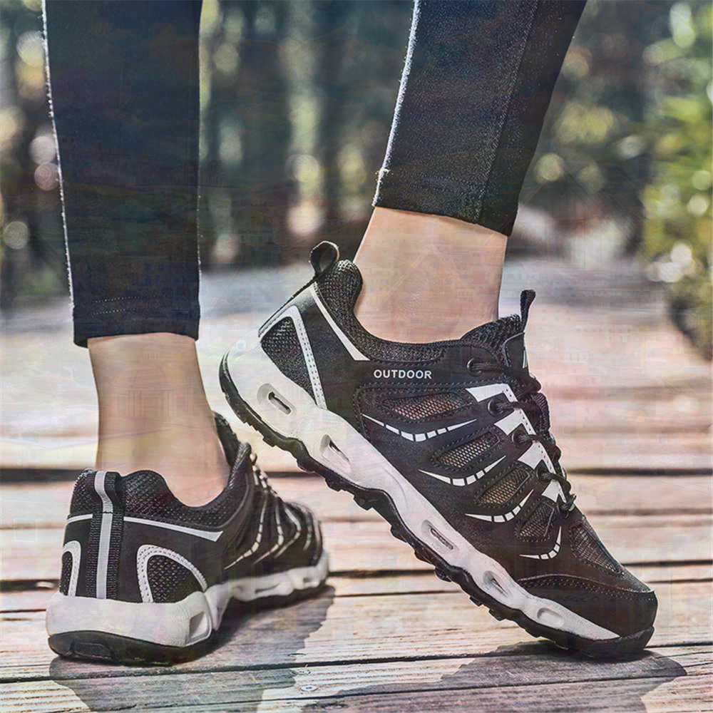 Sumer Round Tip Silver Sneaker - Tech Accessories For Home Office 评论和价格