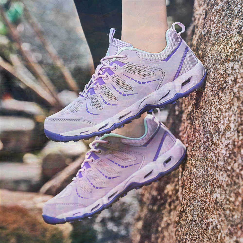 Sumer Round Tip Silver Sneaker - Tech Accessories For Home Office 评论和价格