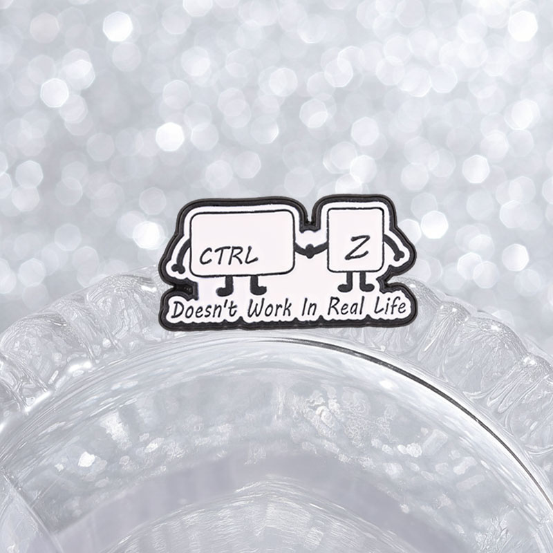 Funny Tech Meme Enamel Pins Ct - Tech Accessories For Work 评论和价格